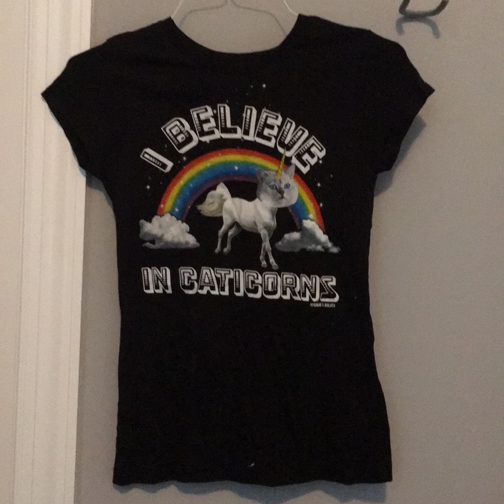 I believe in Caticorns graphic tee